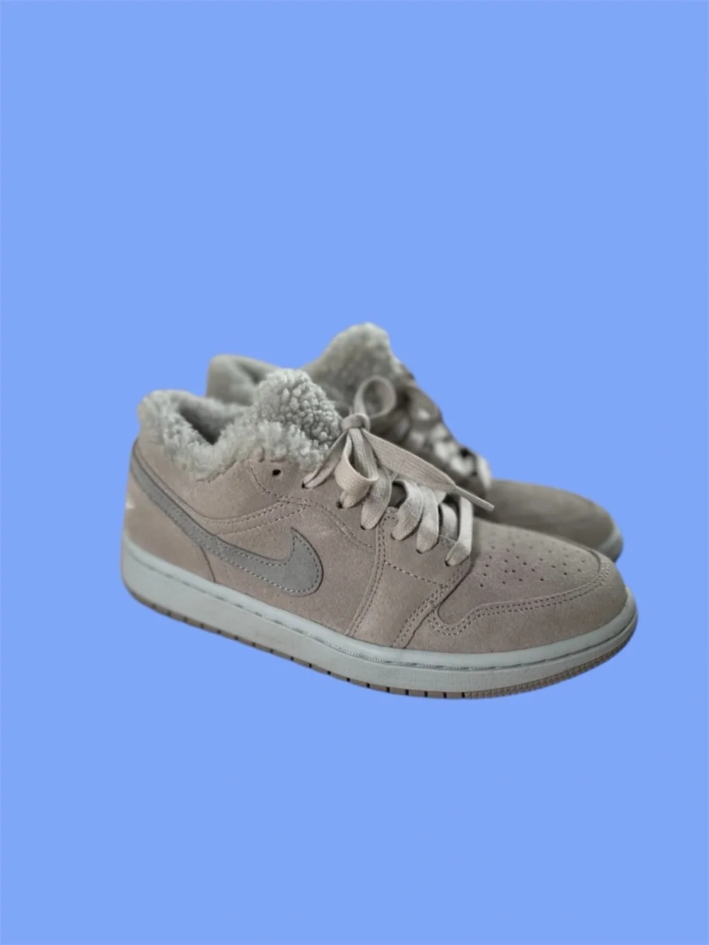 Nike Jordan 1 Low Sherpa - Picture 3 of 4